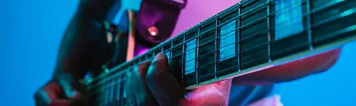 Los beneficios educativos de tocar instrumentos musicales